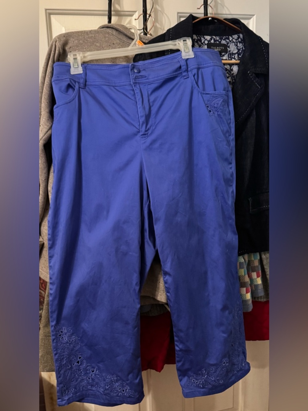 Coldwater Creek Cobalt Blue Embroidered Capri Pants